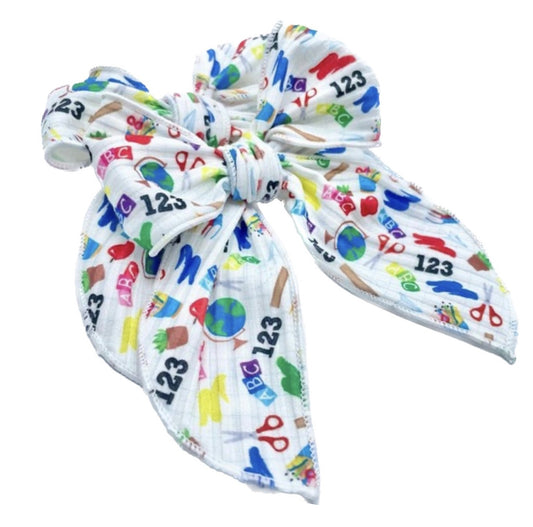 Girls subjects hair bow